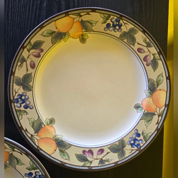 Vintage Mikasa Garden Harvest Intaglio Set of 4 Dinner Plates Sz 11" READ - Picture 5 of 14